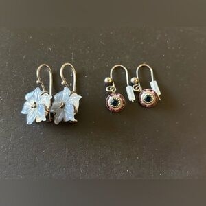 Vintage pair of earrings .925 sterling silver pansy an purple rhinestone round